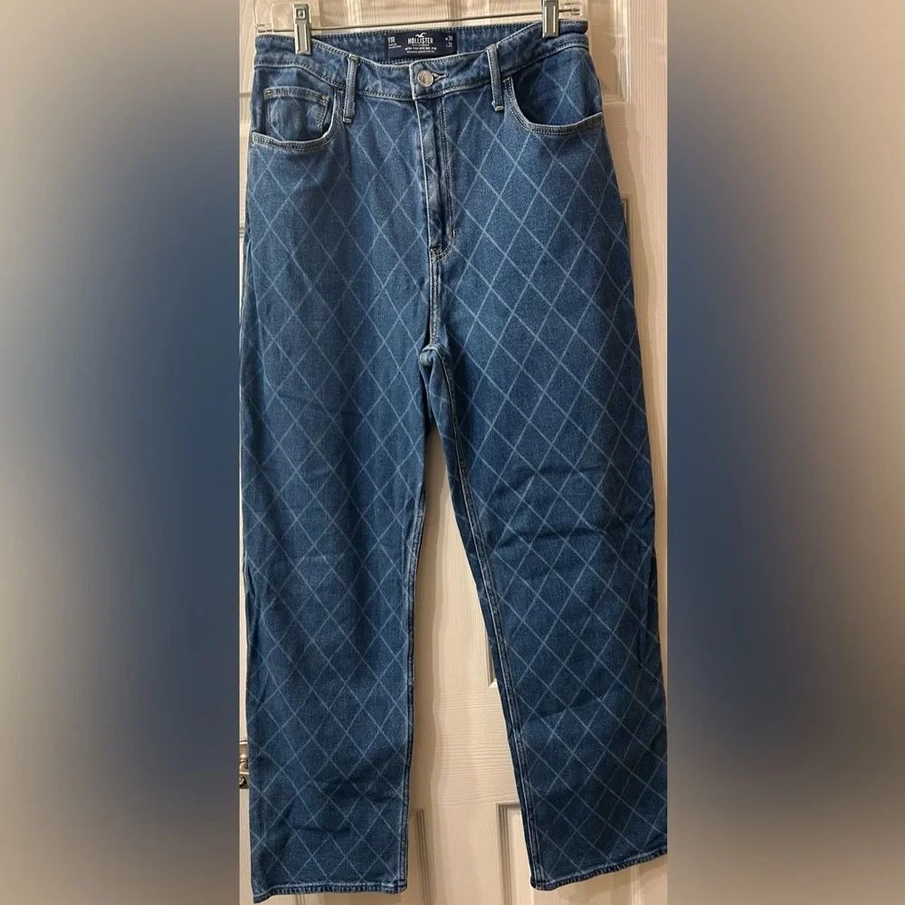Holister Jeans Women's 11R
Medium Wash Ultra High Rise
Dad Jeans W30 L31